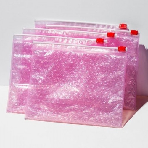 Bubble Pouch by GLOSSIER