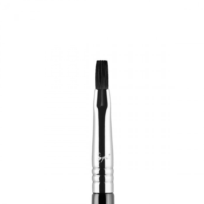 E16 Tightline Liner Eye Brush by Sigma Beauty