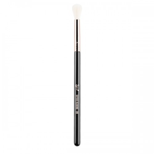 E35 Tapered Blending Eye Brush by Sigma Beauty
