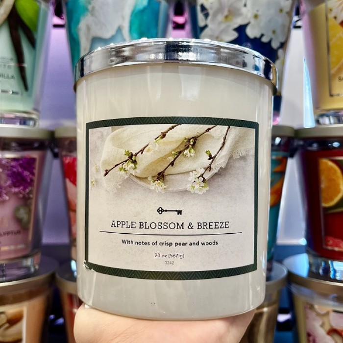 TH 3-Wick Candle Apple Blossom & Breeze