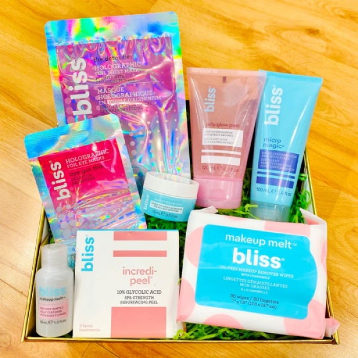 *Limited Edition* Bliss Deluxe Spa Gift Set (8 items)